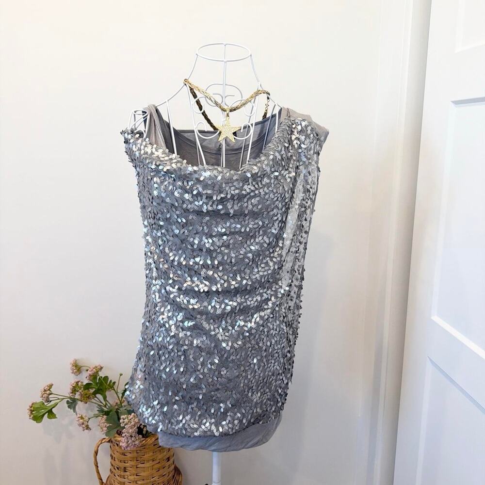 Gorgeous silver sequin cowl neck vintage y2k scoop neck top-
